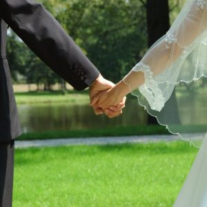 Bridezilla worries pregnant maid of honor will outshine her on wedding day— so she uninvited her: ‘I’m floored’