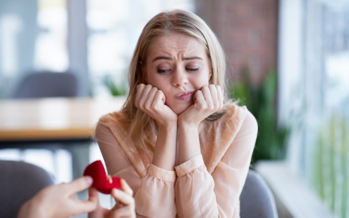 Man unapologetically steals his late sister’s ring to propose to girlfriend: ‘He is too cheap to buy a new one’